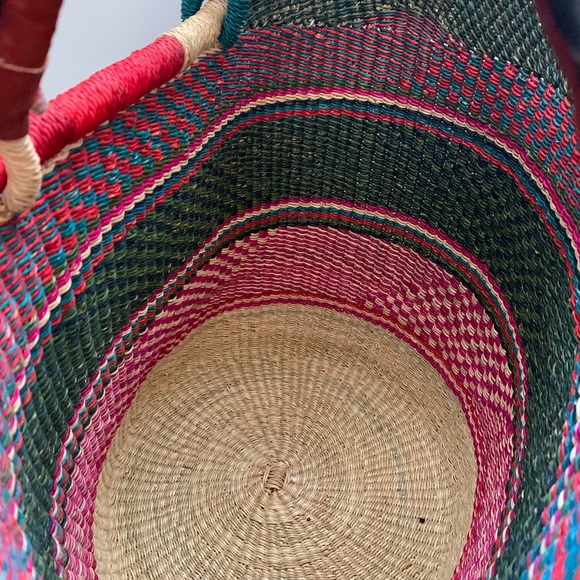 Hand woven large tote. - Picture 3 of 4